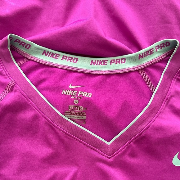 Nike Pro Combat Dri-Fit Short Sleeve Shirt Fitted V-Neck Purple Women’s Size L - Picture 6 of 6